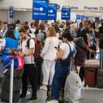 La Alcaldía de Medellín ofrece apoyo a Migración Colombia paramejorar las largas filas en el aeropuerto