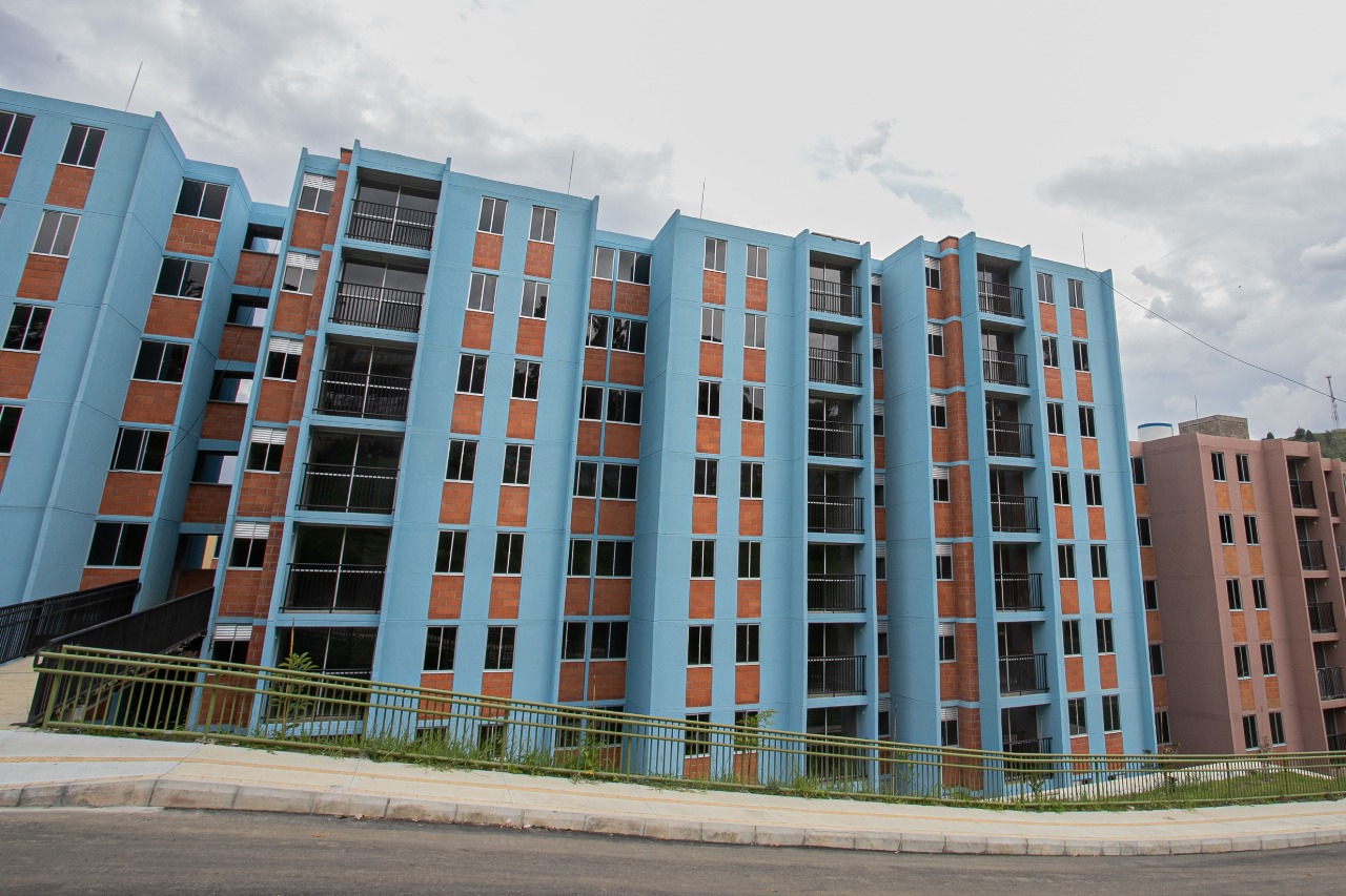 Medellín innova en la financiación de vivienda social y compra de derechos fiduciarios