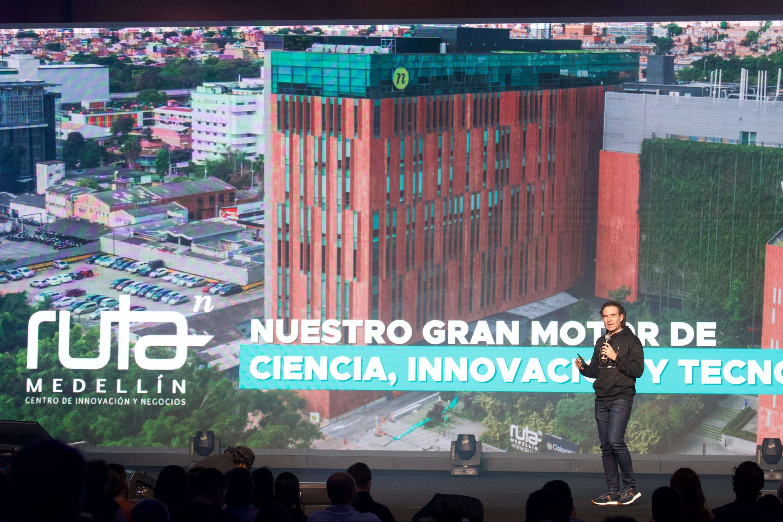 Alcaldía de Medellín y Universidad EAFIT presentan INTRO para impulsar el talento emprendedor