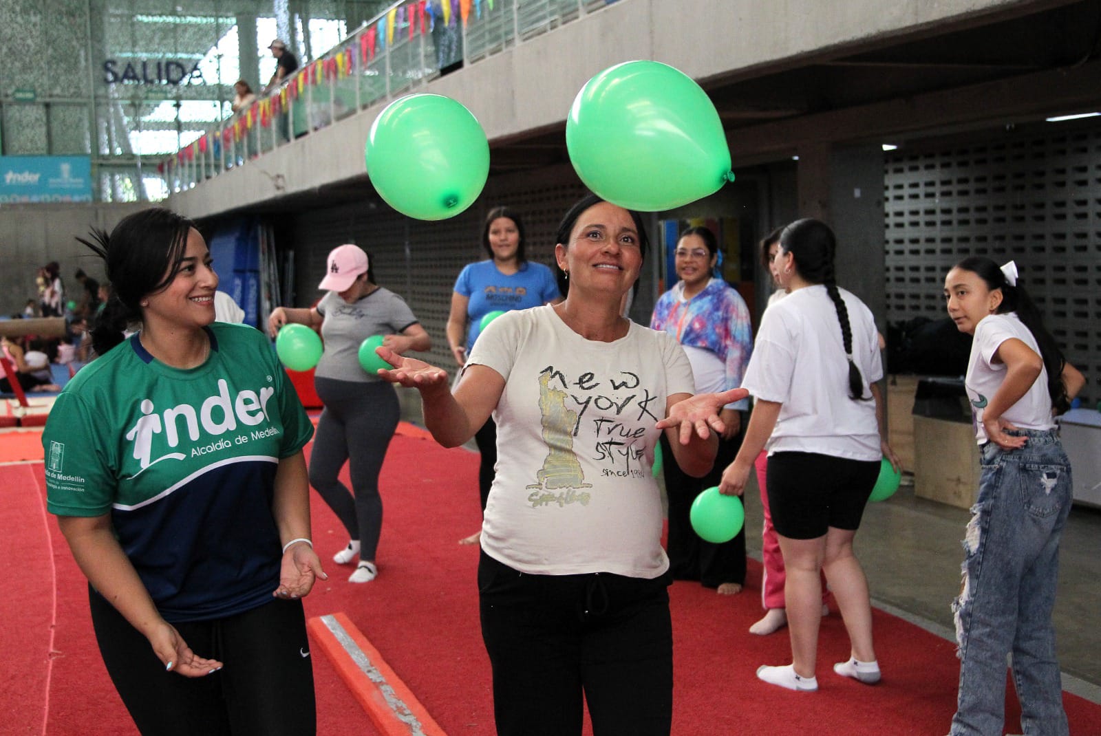 Medellín fortalece hábitos saludables en madres y bebés con 100 grupos de gimnasia