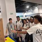 Estudiantes de Medellín destacan en feria internacional con propuesta de monitoreo del agua