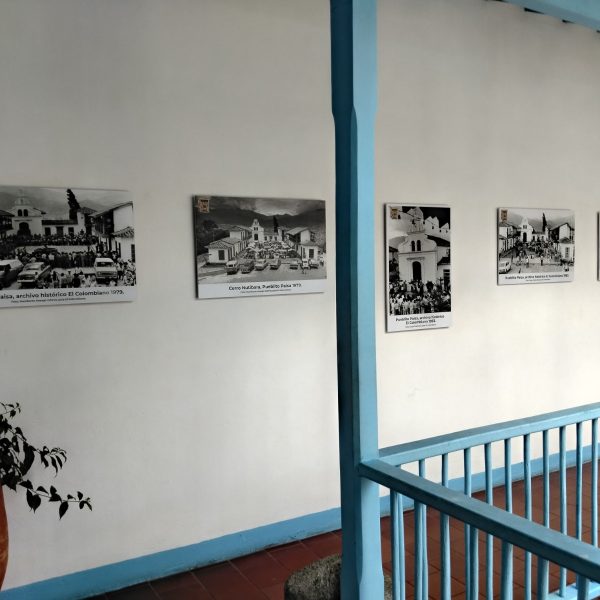 El Pueblito Paisa celebra los 350 años de Medellín con una muestra fotográfica que revive su historia