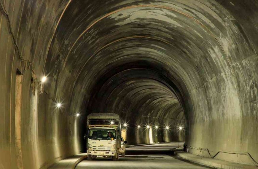 Medellín y Antioquia Asumen el Liderazgo para Concluir el Crucial Tramo de la Vía al Mar Abandonado por la Nación