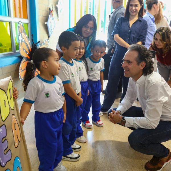 ¡Hito Histórico en Medellín! Alcalde Gutiérrez Anuncia Reducción de la Desnutrición Aguda Infantil a 0.4 % y Cero Muertes Asociadas