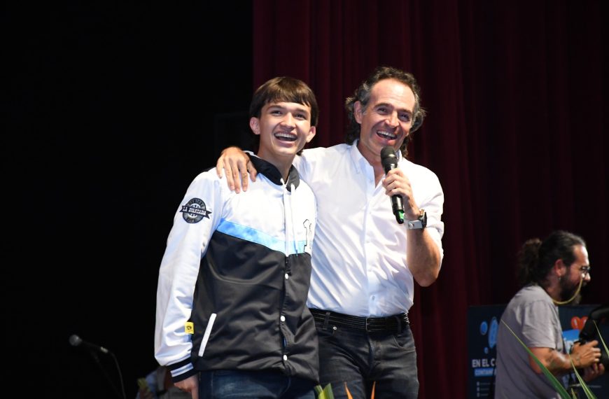 Medellín consolida el liderazgo juvenil: más de 1.600 estudiantes y egresados transforman la ciudad con ‘El Líder Sos Vos’