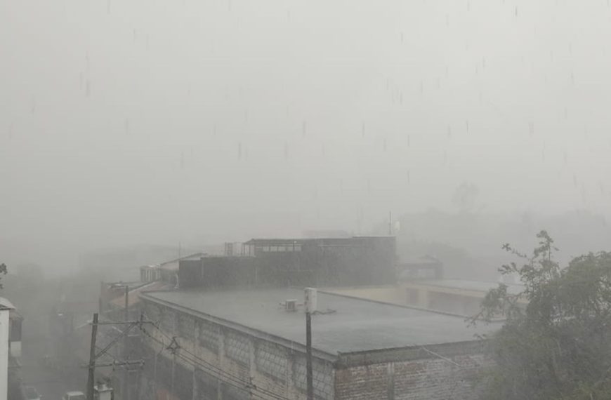 Medellín colapsa tras histórico aguacero: en 45 minutos llovió el promedio de todo el mes