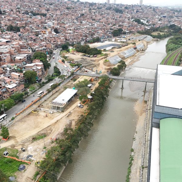 ¡Frenesí en las Obras! El Primer Mega-Centro Cultural de Medellín ya Toma Forma en el Norte.