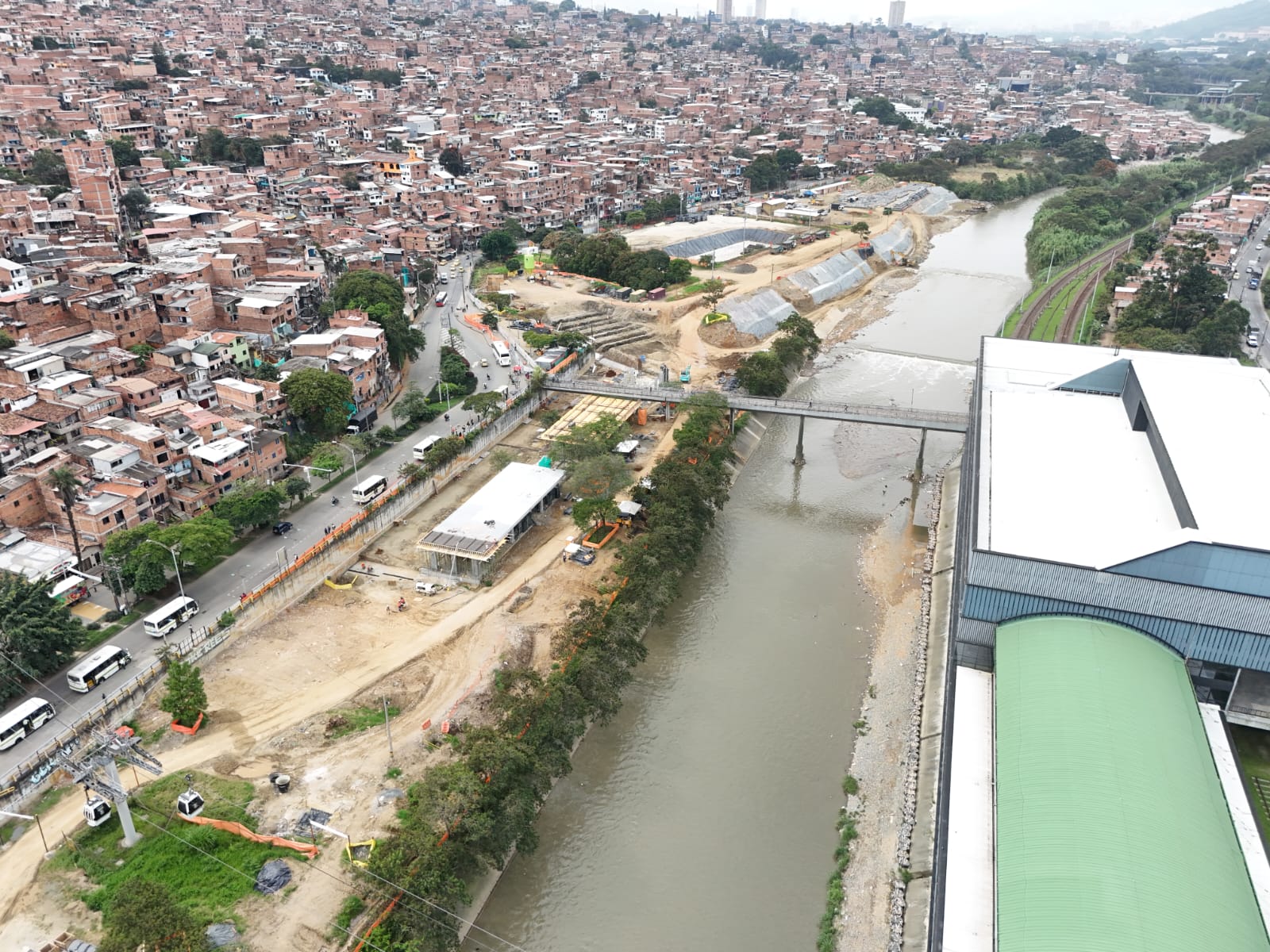 ¡Frenesí en las Obras! El Primer Mega-Centro Cultural de Medellín ya Toma Forma en el Norte.