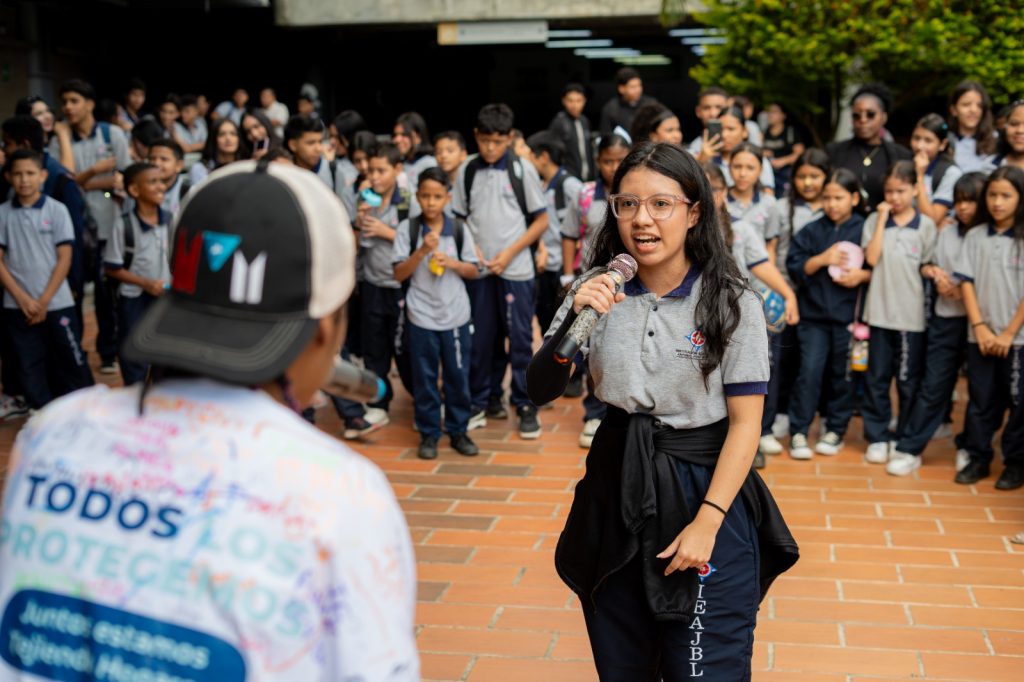 ¡ARTE QUE SALVA VIDAS! El plan maestro de Medellín para blindar a los jóvenes contra la violencia sexual